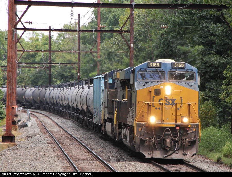 CSX 3165 leading K622